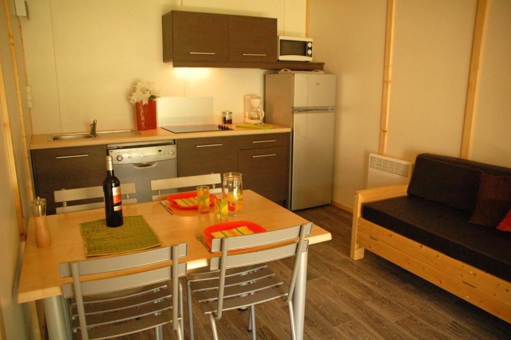 Hotel La Lande Du Moulin Sulniac Zimmer foto