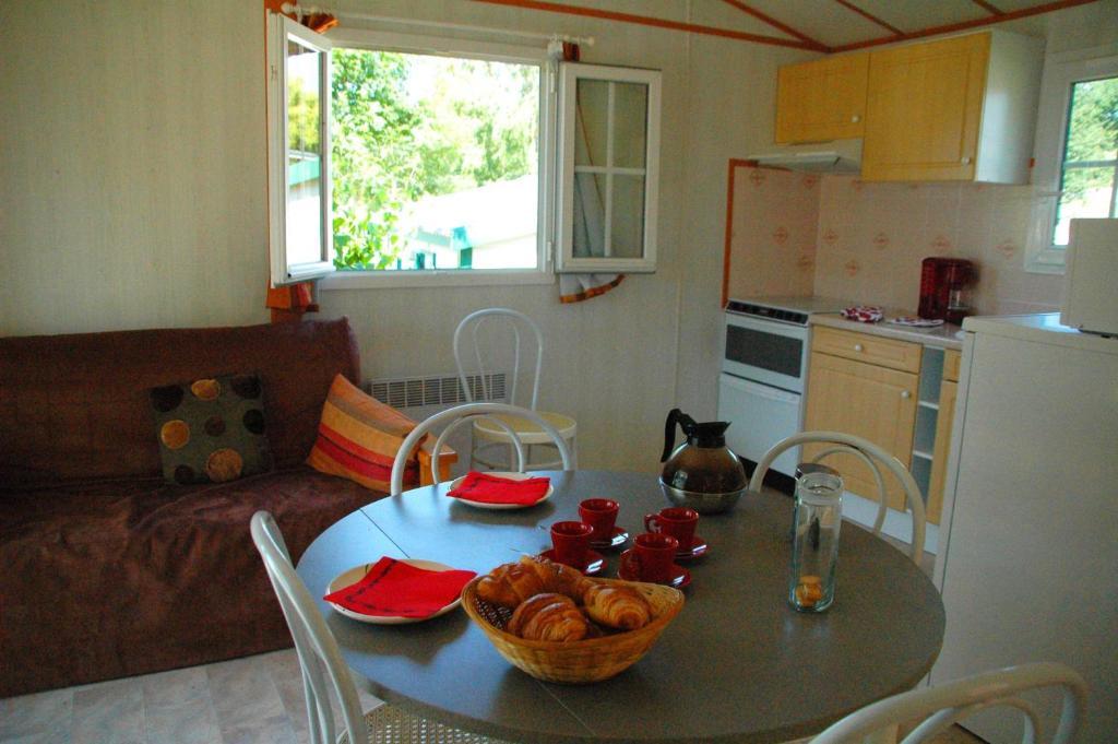 Hotel La Lande Du Moulin Sulniac Zimmer foto